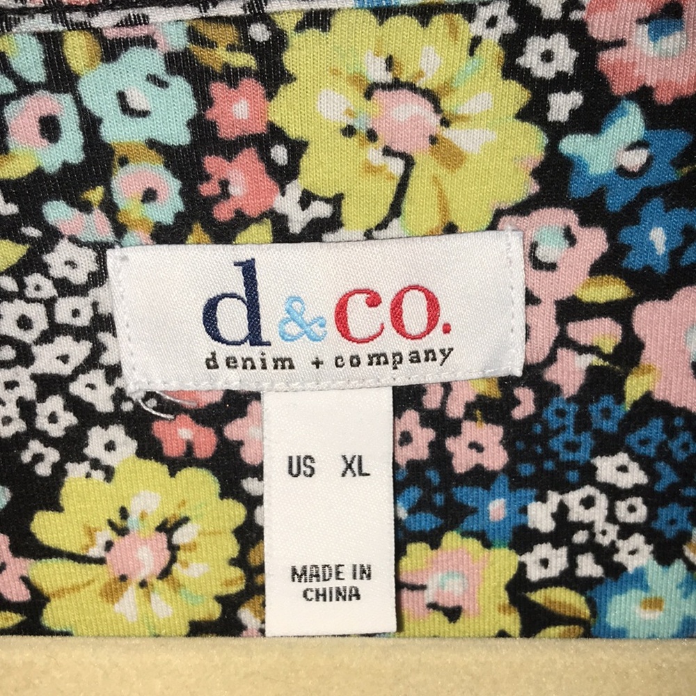 ✅d&co Short Sleeve Henley Tunic - Picture 4 of 6